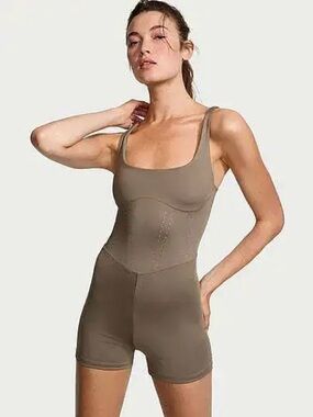 VSX Essential Sport Sage Green Women’s Short Onesie Size Medium NWT